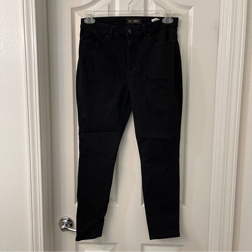 Lee Skinny Leg Mid Rise Slim Fit Denim Pant - Black.  Womens: 10 Short.